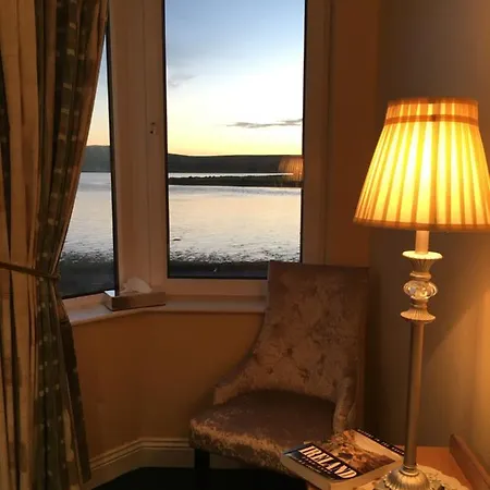 Coastline House 4*