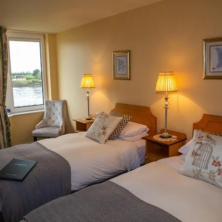 Coastline House Bed & Breakfast 4*