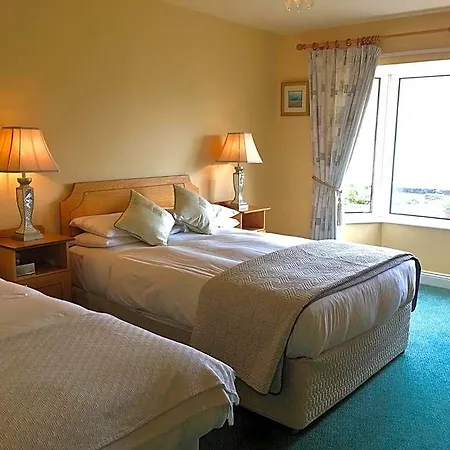 Coastline House 4*