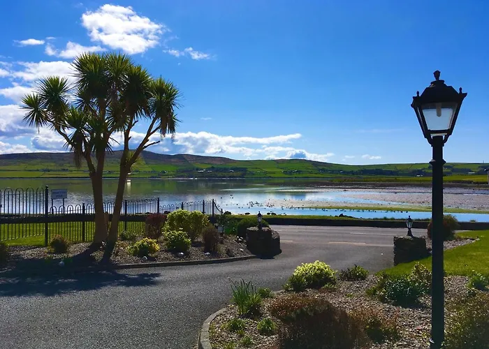 Coastline House Bed & Breakfast 4*